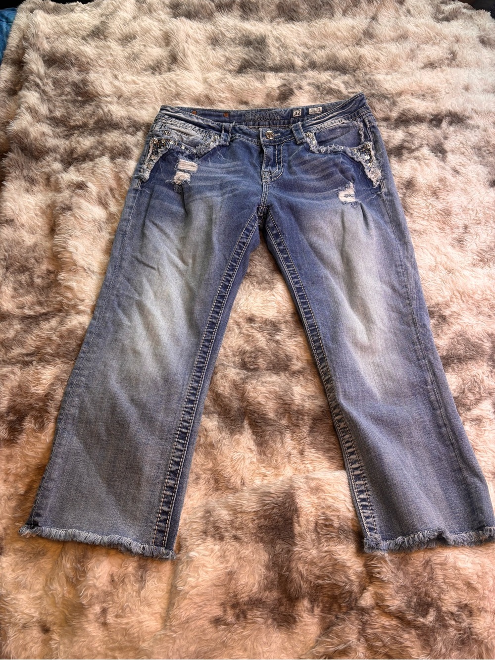 Miss Me Distressed capri Jeans